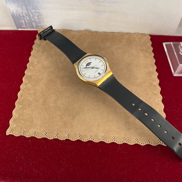 Vintage Swatch Moonphase Gold Watch - Picture 8 of 8